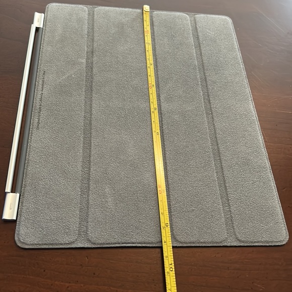 iPad Cover with glass protector - Picture 4 of 5